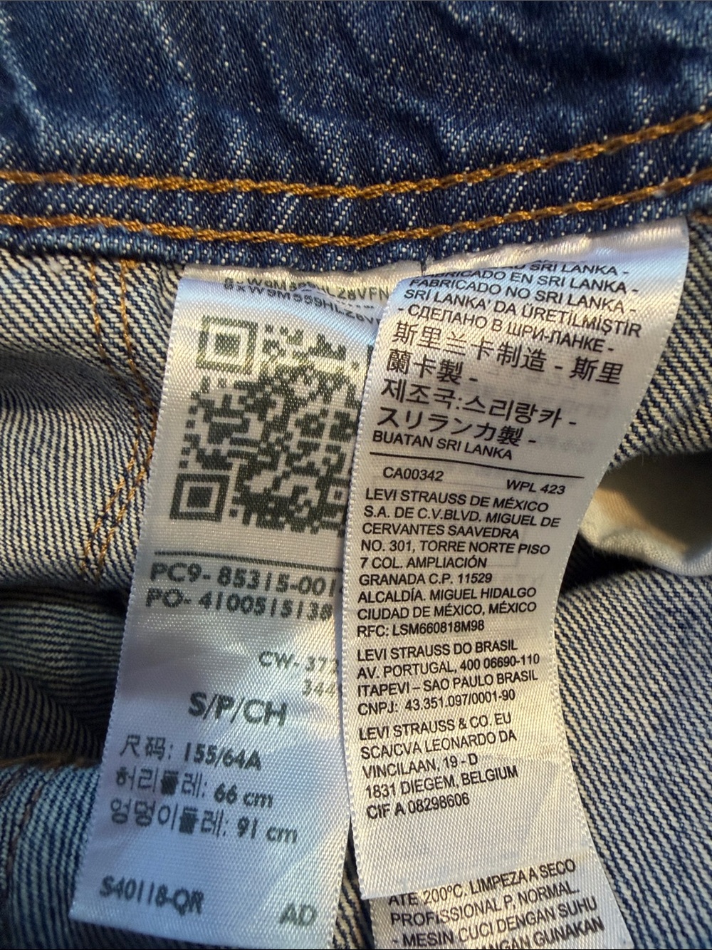 Levi’s Premium Denim Overalls for Women. Small - Picture 5 of 6